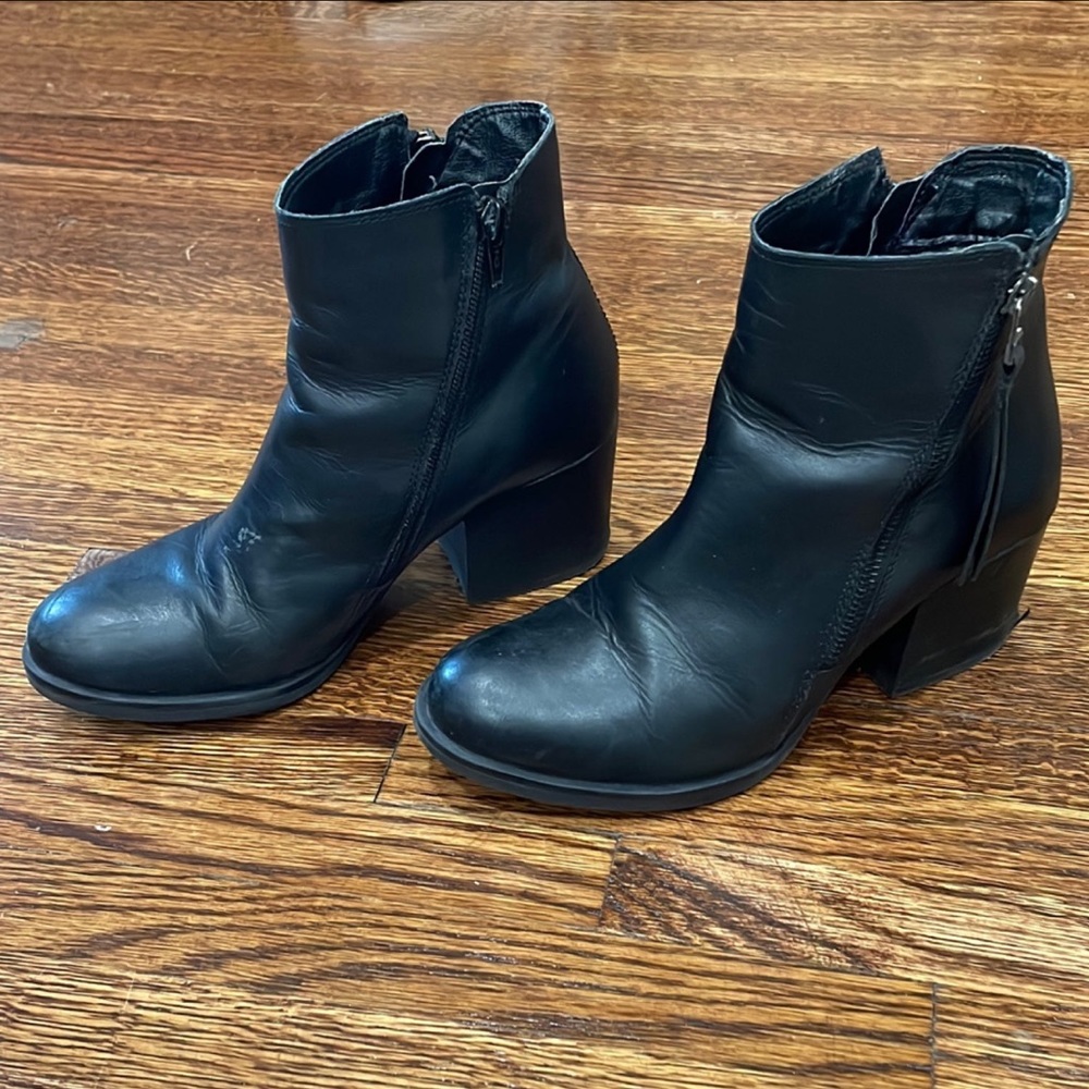 Steve Madden Fabbulus Boots
